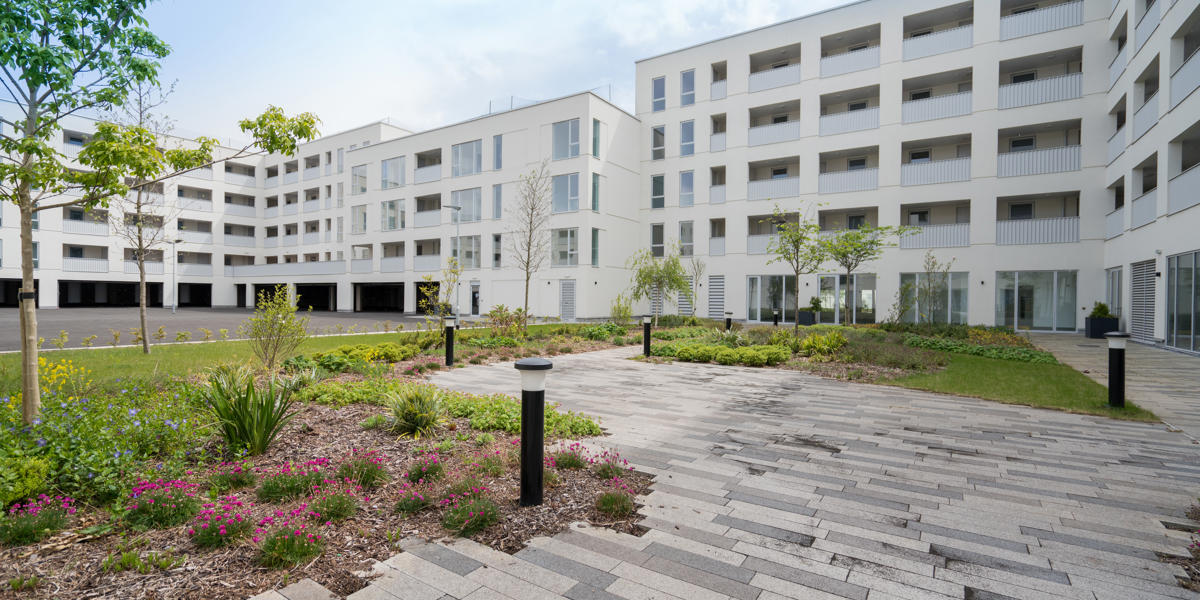 Marina Gardens Portishead Inside Courtyard Rent To Buy